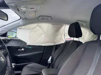 Peugeot 208  picture 17