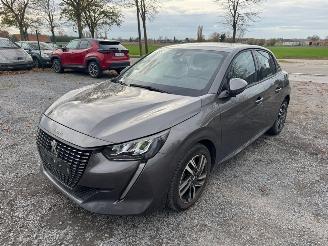 Damaged car Peugeot 208  2021/1