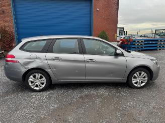 damaged passenger cars Peugeot 308  2015/1