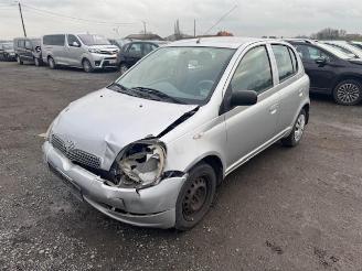 damaged passenger cars Toyota Yaris  1999/12