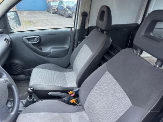 Opel Combo  picture 17