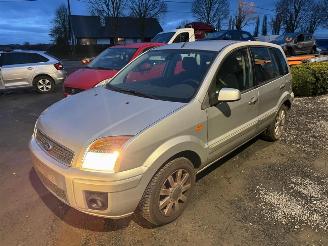 Voiture accidenté Ford Fusion TREND 2012/2