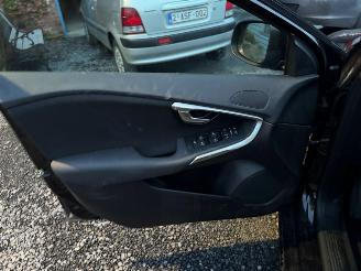 Volvo V-40  picture 9