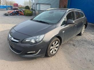 Schadeauto Opel Astra J  COSMO 2014/1