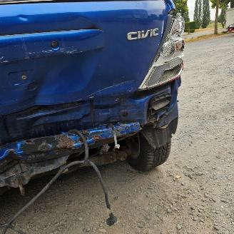 Honda Civic ES picture 13