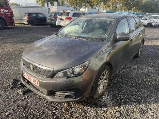 krockskadad bil auto Peugeot 308  2018/3