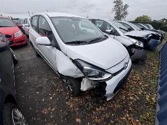 Damaged car Hyundai I-10  2015/2