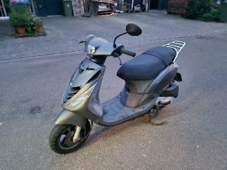 Schade scooter Piaggio  ZIP 4T 2V CARBURATEUR MOD 2012/6