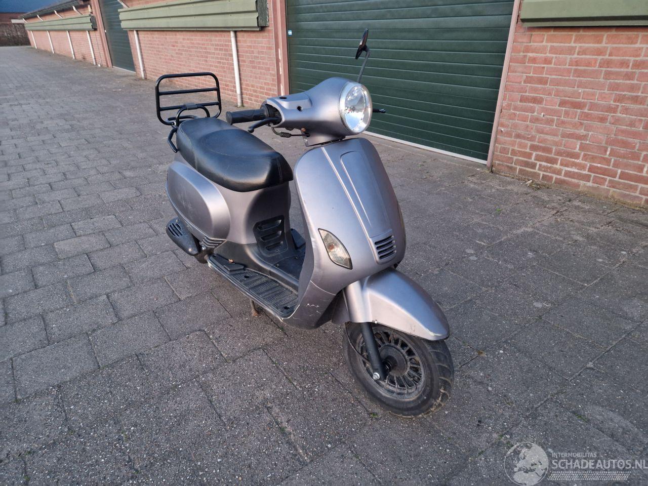 Turbho  RL-50 VESPA LX LOOK A LIKE MODEL
