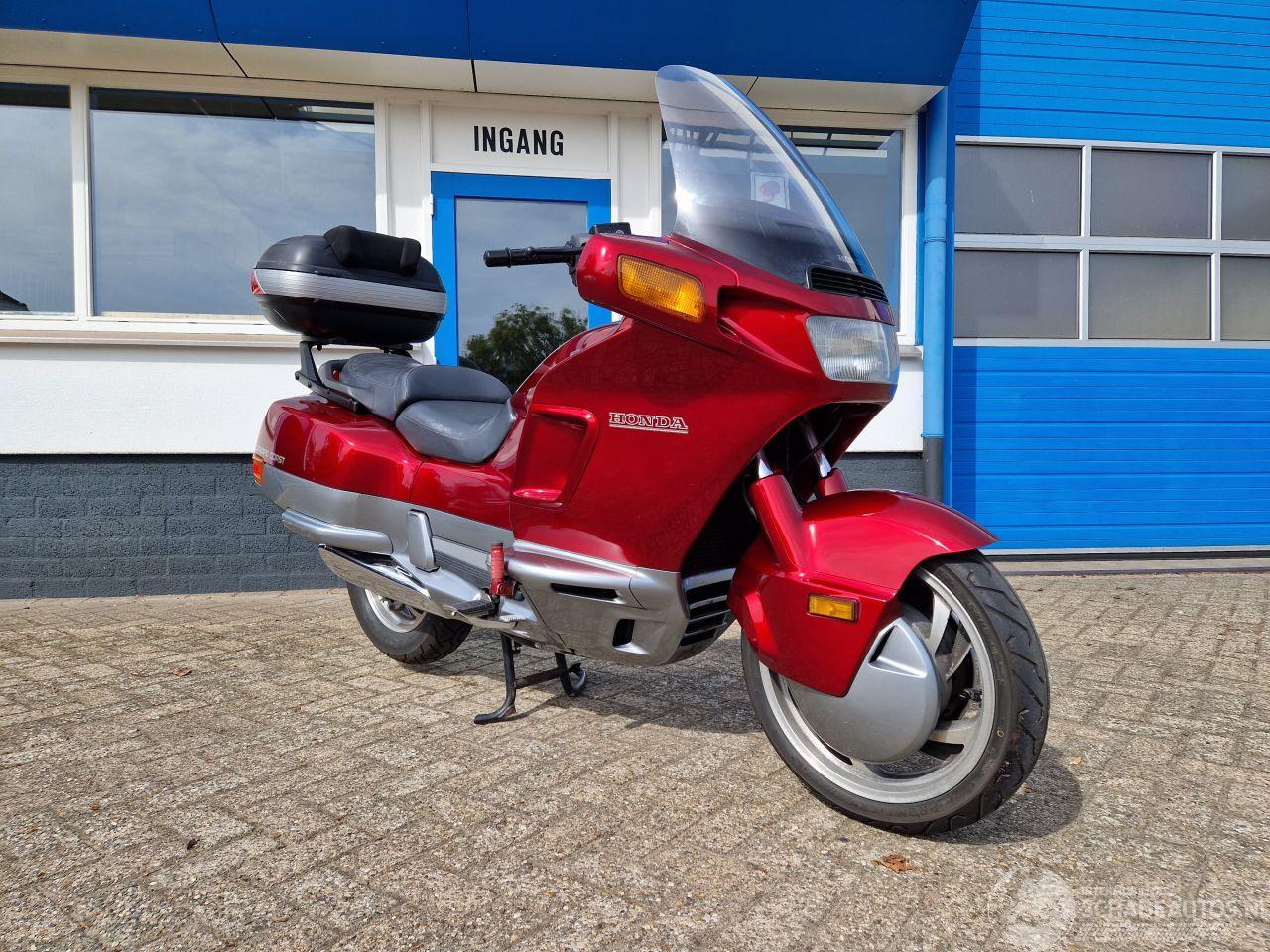 Honda  PC 800 PACIFIC COAST