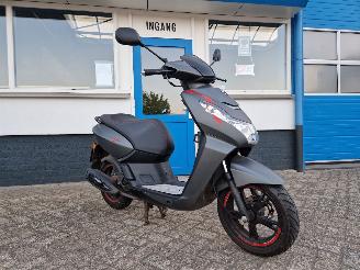 uszkodzony skutery Peugeot  KISBEE 45KM 2019/12