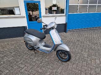 Vespa  ELETTRICA , PRIMAVERA picture 2