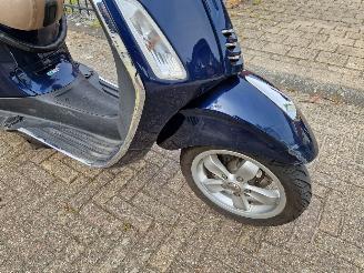 Vespa  PRIMAVERA 1 EIGENAAR picture 3