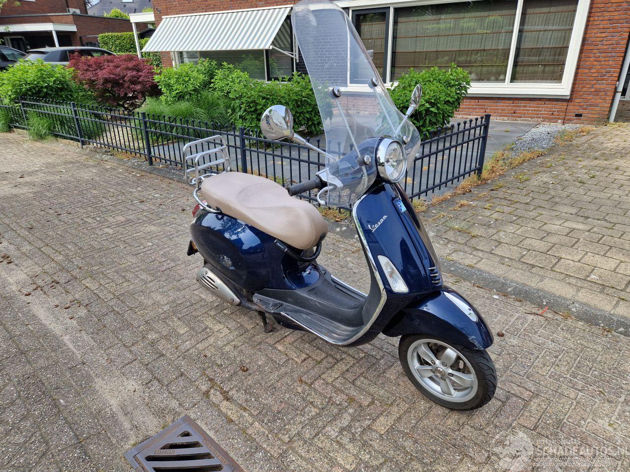 Vespa  PRIMAVERA 1 EIGENAAR