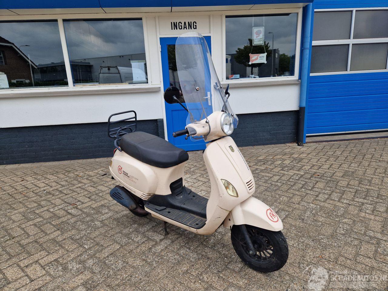 BTC  RIVA 25KM , A klasse blauw kenteken