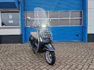 dommages scooters Vespa  PRIMAVERA 125 2015/5