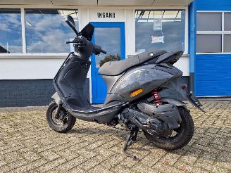 Piaggio  ZIP BROM 45KM picture 11