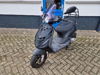 Piaggio  ZIP 45KM I-GET e5 picture 15