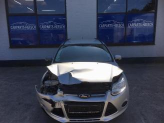 Damaged car Ford Focus  2015