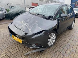 Coche siniestrado Opel Corsa  2018/6