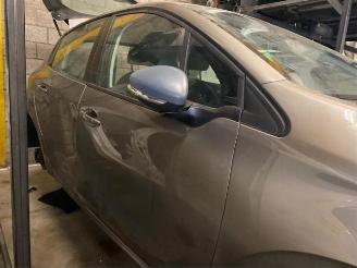 Peugeot 208 208 I (CA/CC/CK/CL), Hatchback, 2012 / 2019 1.6 e-HDi FAP picture 4