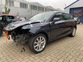 Coche siniestrado Seat Leon Leon (KLB), Hatchback 5-drs, 2019 1.5 TSI 16V 2021