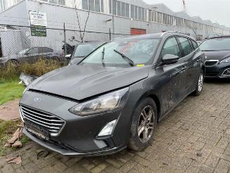 uszkodzony samochody osobowe Ford Focus Focus 4 Wagon, Combi, 2018 / 2025 1.0 Ti-VCT EcoBoost 12V 125 2019