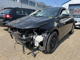Schadeauto Volkswagen Polo Polo VI (AW1), Hatchback 5-drs, 2017 1.0 MPI 12V 2021