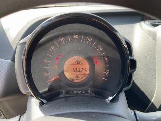 Peugeot 108 108, Hatchback, 2014 1.0 12V VVT-i picture 11