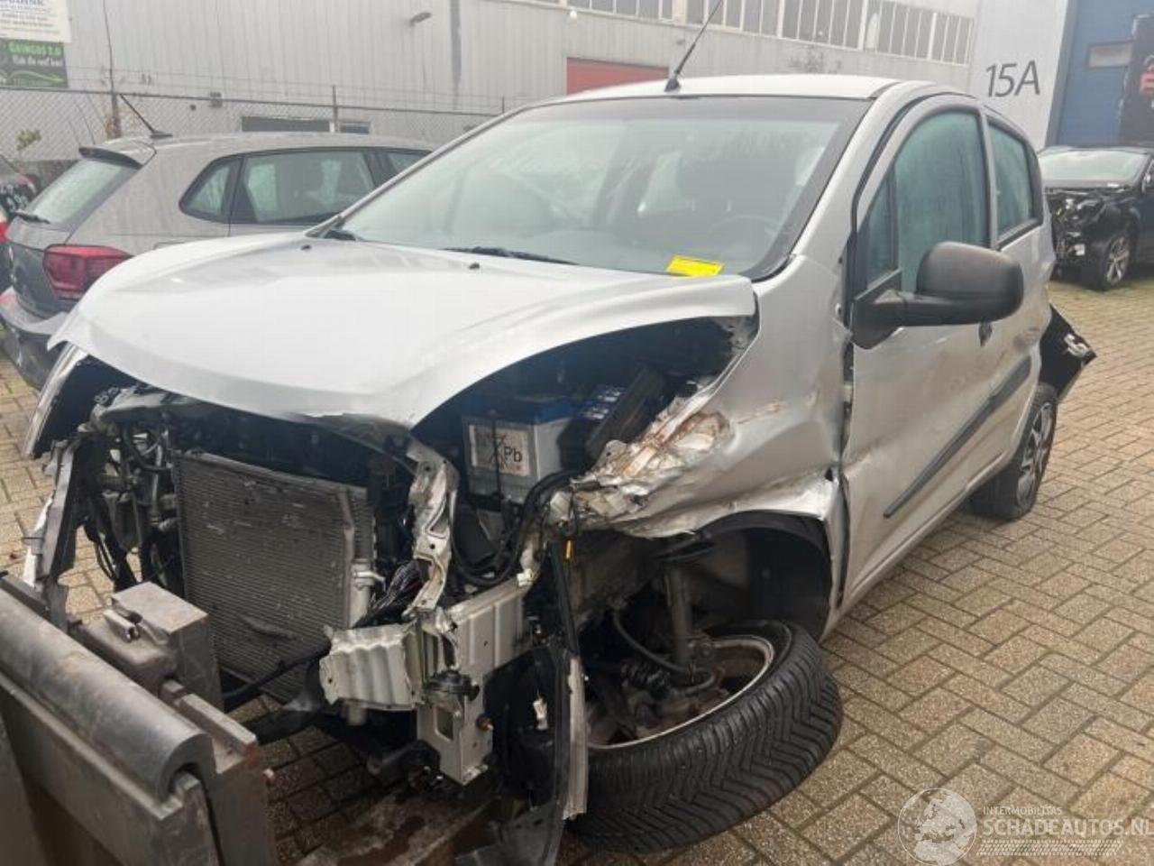 Chevrolet Spark Spark (M300), Hatchback, 2010 1.0 16V