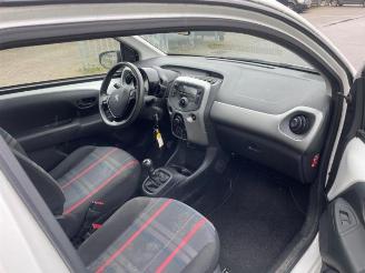 Peugeot 108 108, Hatchback, 2014 1.0 12V picture 14