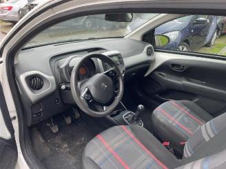 Peugeot 108 108, Hatchback, 2014 1.0 12V picture 8