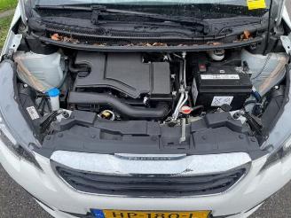 Peugeot 108 108, Hatchback, 2014 1.0 12V picture 13