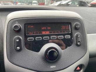 Peugeot 108 108, Hatchback, 2014 1.0 12V picture 11