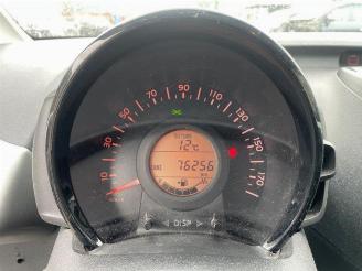 Peugeot 108 108, Hatchback, 2014 1.0 12V picture 12