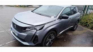 Schadeauto Peugeot 3008 3008 II (M4/MC/MJ/MR), MPV, 2016 1.2 12V PureTech Hybrid 48V 2022