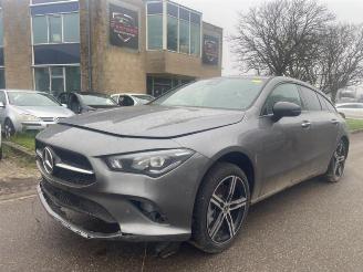 Coche siniestrado Mercedes Cla-klasse CLA Shooting Brake (118.6), Combi, 2019 1.3 CLA-250 e Turbo 16V 2023