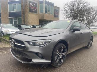 Salvage car Mercedes Cla-klasse CLA Shooting Brake (118.6), Combi, 2019 1.3 CLA-250 e Turbo 16V 2023/0