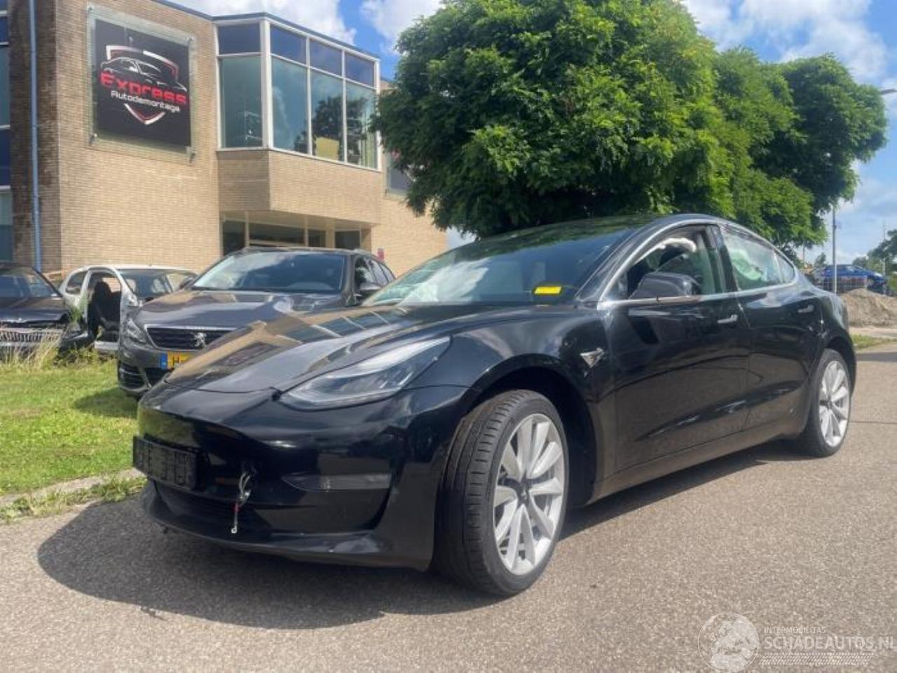 Tesla Model 3 Model 3, Sedan, 2017 Long Range 72kWh