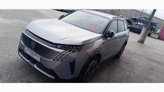 Vrakbiler auto Peugeot 5008  2025/4