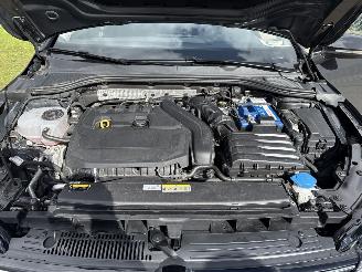 Volkswagen Golf 1.5 eTSI R-Line Business picture 21