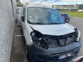 Vaurioauto  passenger cars Renault Kangoo  2013/2