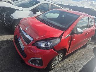 Coche accidentado Peugeot 108  2019/11