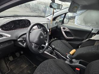 Peugeot 2008  picture 9
