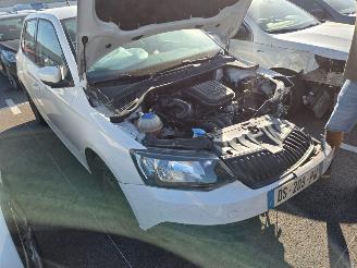 krockskadad bil auto Skoda Fabia  2015/6