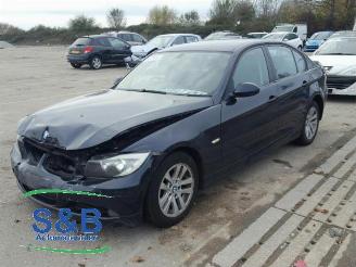 Coche siniestrado BMW 3-serie 3 serie (E90), Sedan, 2005 / 2011 318d 16V 2007/7