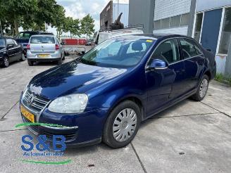 Salvage car Volkswagen Jetta Jetta III (1K2), Sedan, 2005 / 2010 1.6 FSI 16V 2006/1