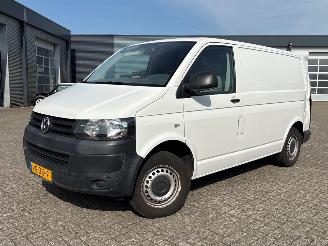 damaged commercial vehicles Volkswagen Transporter 2.0 TDI DRF Bestel  Diesel 1.968cc 62kW (84pk) FWD 2009-09/2015-08 (7E; 7F; 7H) CAAA 2013/1