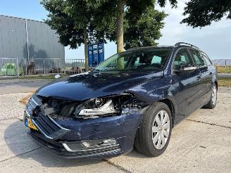 Volkswagen Passat 1.6 TDI 16V Bluemotion Combi/o  Diesel 1.598cc 77kW (105pk) FWD 2010-08/2014-12  CAYC picture 2
