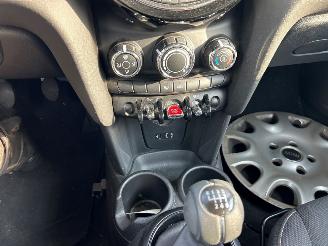 Mini One 1.2 12V One Hatchback 4Dr Benzine 1.198cc 75kW (102pk) FWD 2014-05/2017-10 (XS11; XS12) B38A12A picture 17